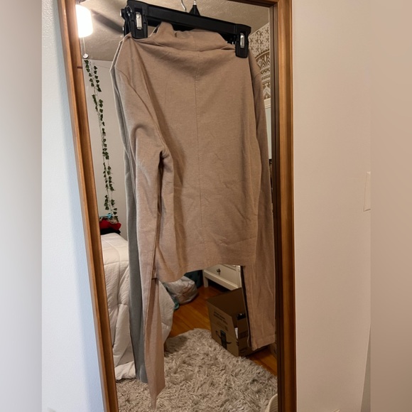 American Eagle Turtle neck - Picture 6 of 7